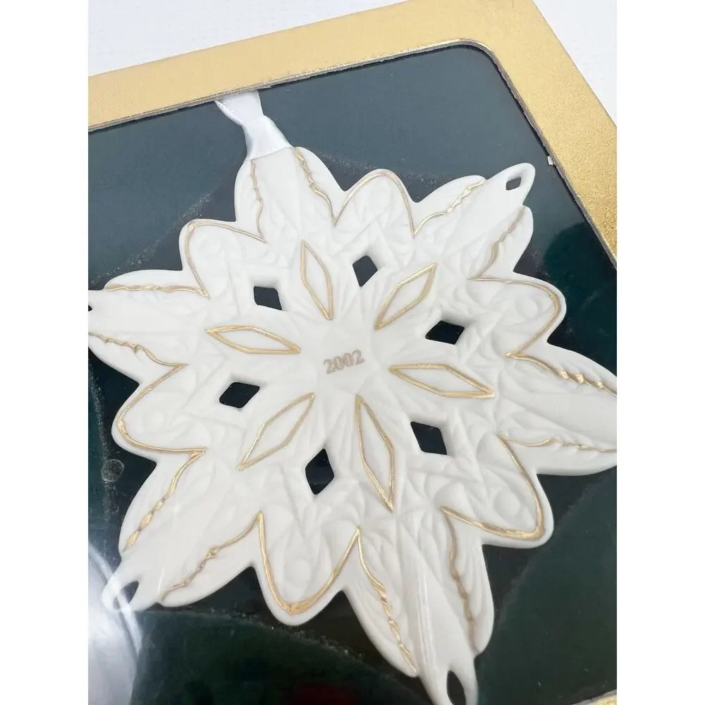 Wedgwood Snowflake Ornament 2002 White Jasperware Gold Gilded 4in Vtg Christmas